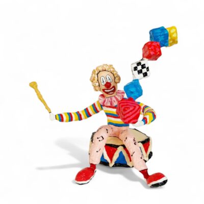 Manuel Lächner - Pop-Art-Zirkusclown auf großer Trommel – jonglierende Clown-Skulptur als Unikat