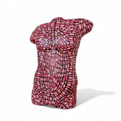 Abstrakte Skulptur eines männlichen Torsos von Manuel Lächner mit moderner, plastischer Formgebung.
